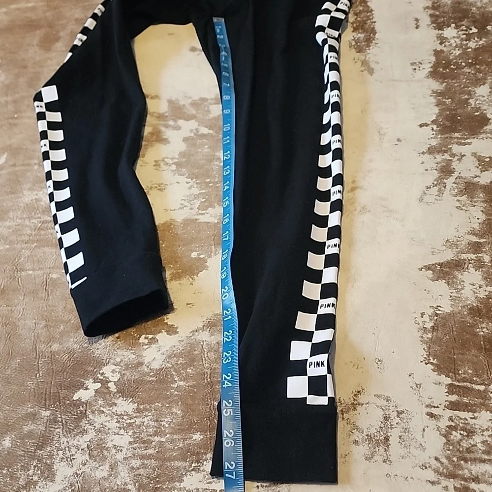 Hard To Find Pink VS White and Black Checkerd Leggings. Size: S - Picture 5 of 12